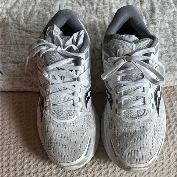 Saucony White and Black Athletic Shoes - Picture 3 of 4